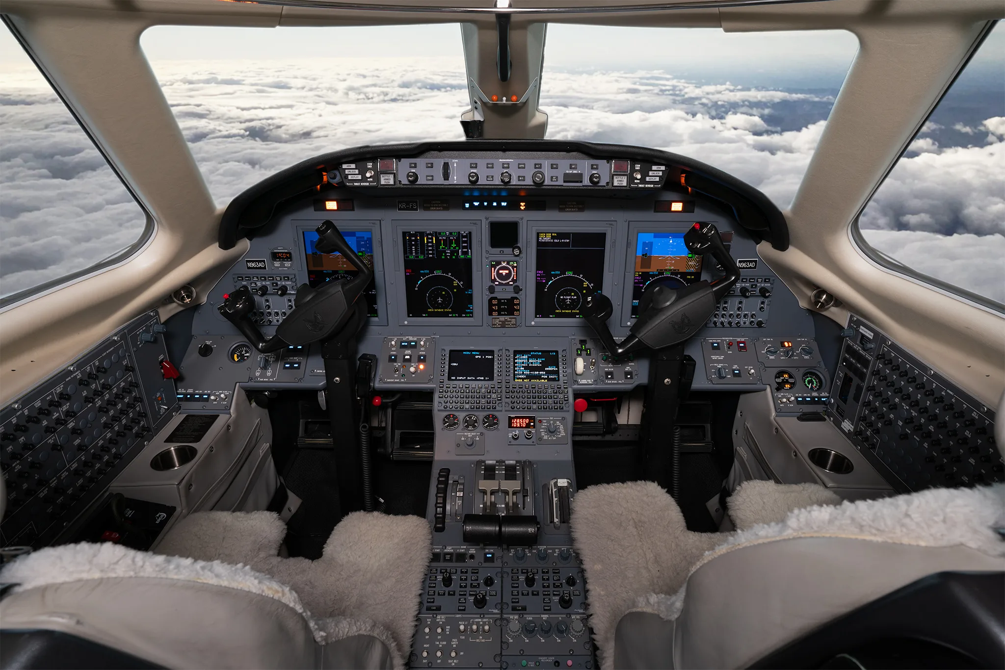 Cessna Citation XLS+ cockpit instrument panel.