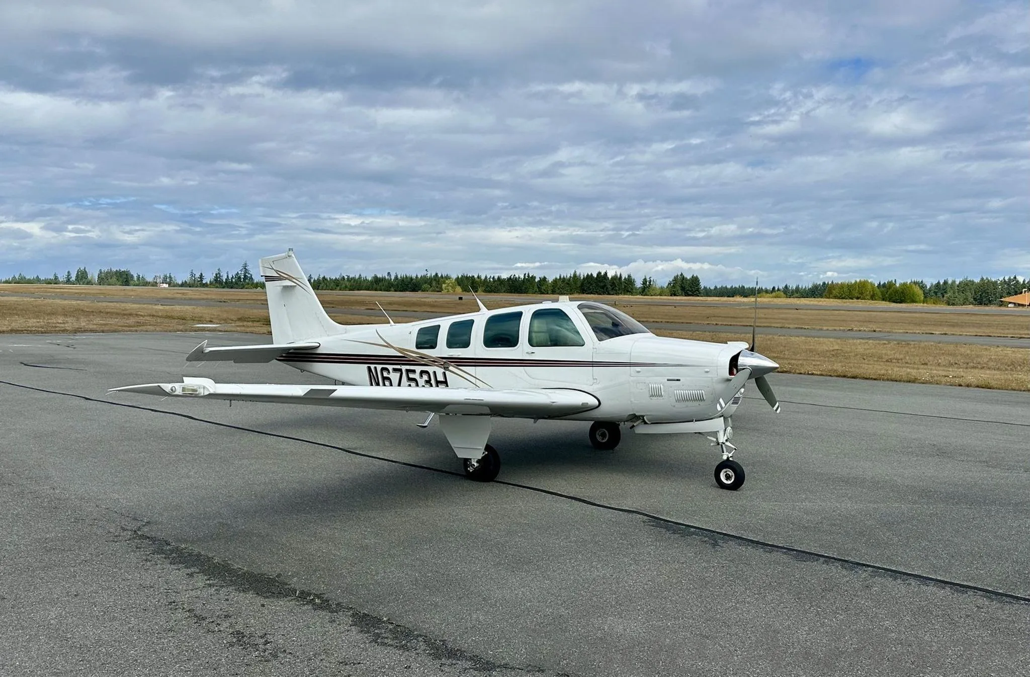 Front side view of the Beechcraft B36TC Bonanza.