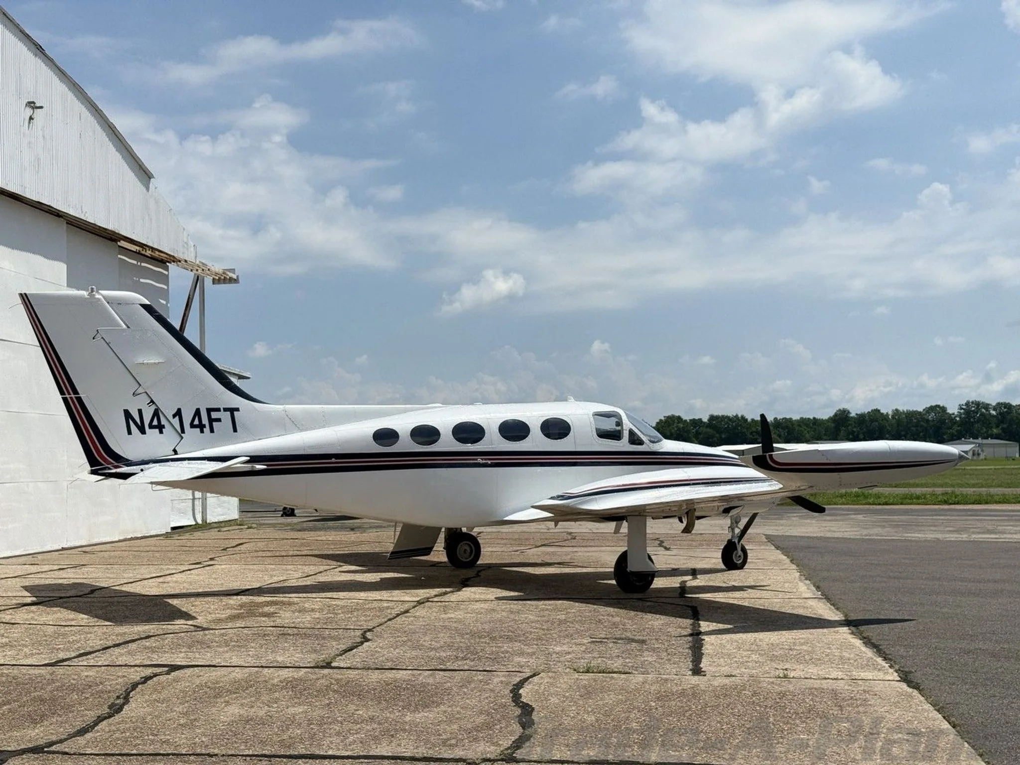 Profile view of the Cessna 414 showcasing its design.