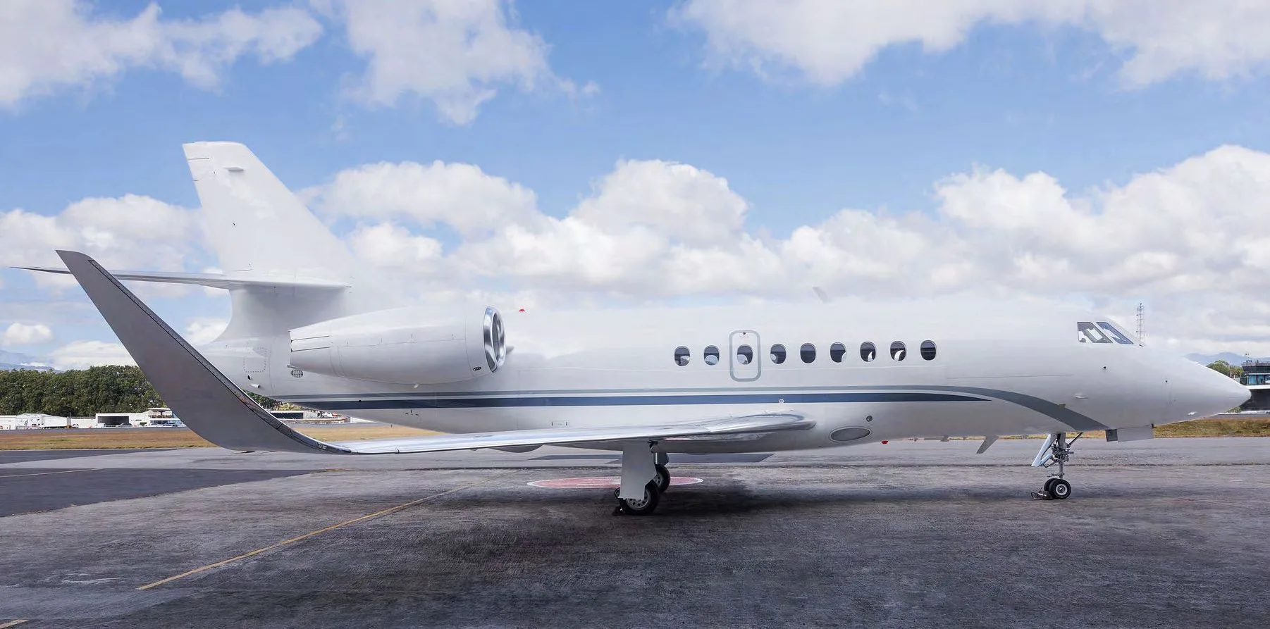 2023 Dassault Falcon 2000LXS