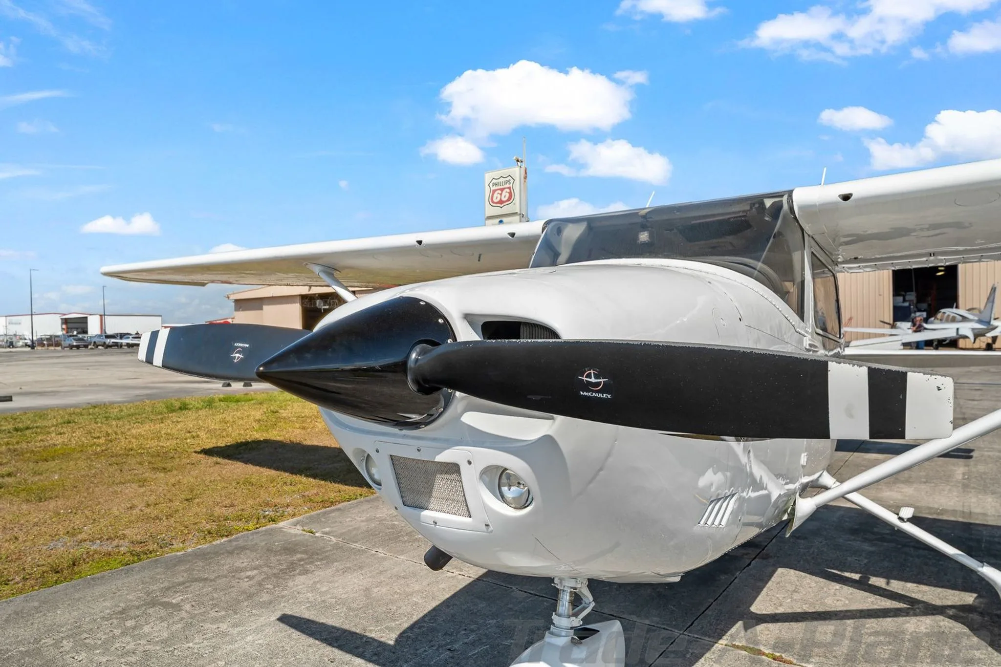 Close-up of the front of the Cessna 182P Skylane.