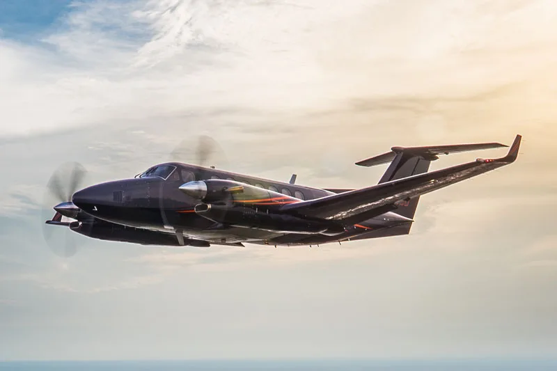 Beechcraft King Air N28BD in flight.
