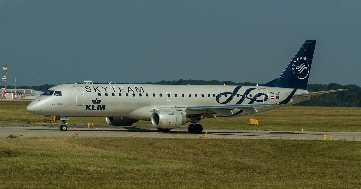 Embraer ERJ 190-100 STD