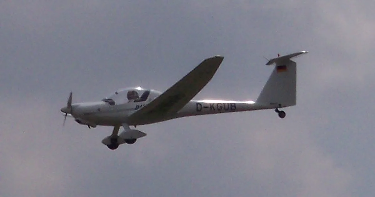 HOAC-AUSTRIA FLUGZEUGWERK HK 36R SUPER DIMONA