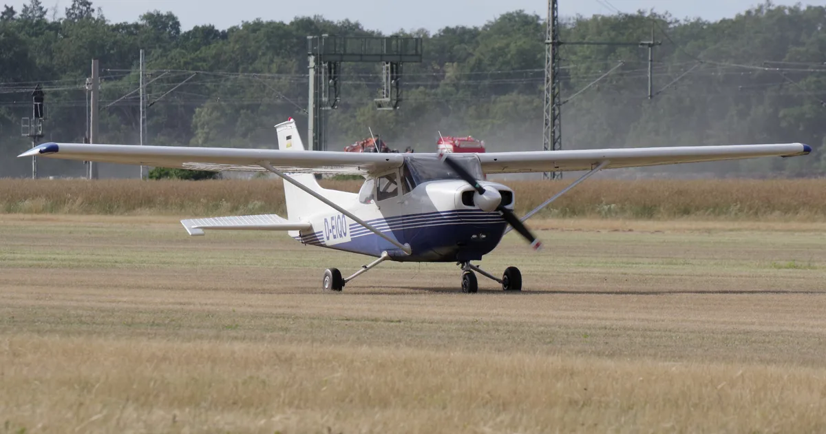 Reims Aviation Sa CESSNA FR172J Reims Rocket