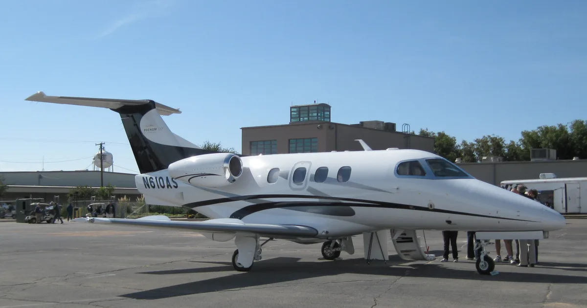 Embraer Phenom 100