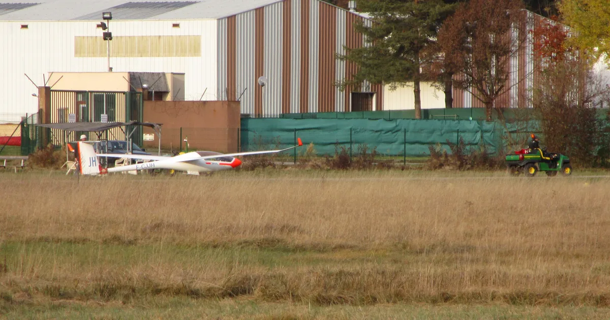 AB Sportine Aviacija LAK-17A