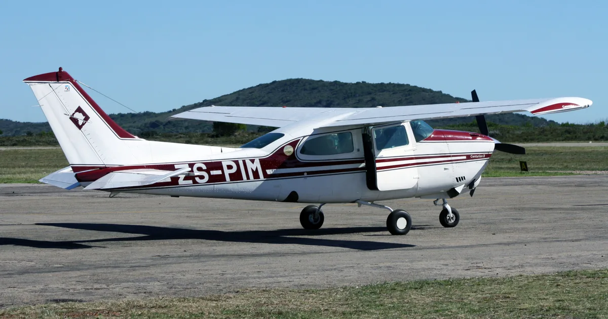 Cessna Aircraft Company T210N
