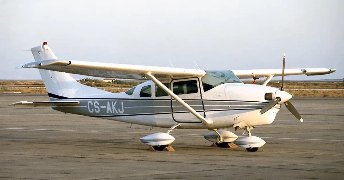 Cessna Aircraft Company P206