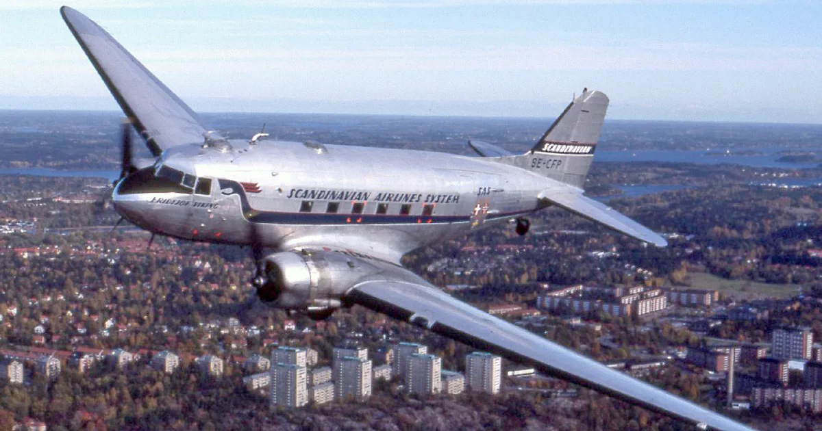 DOUGLAS DC3-G102A