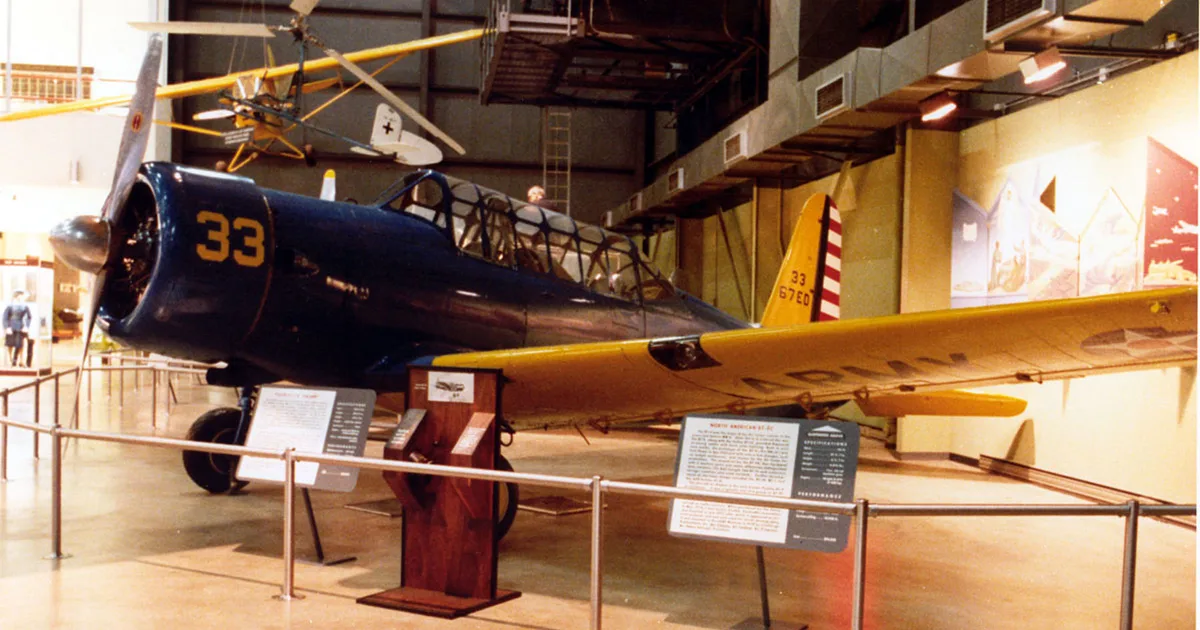 Vultee SNV-2 Valiant