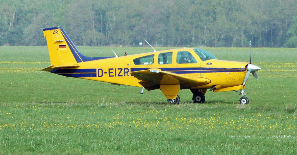 Beechcraft F33A