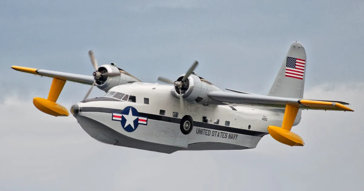 Grumman HU 16E