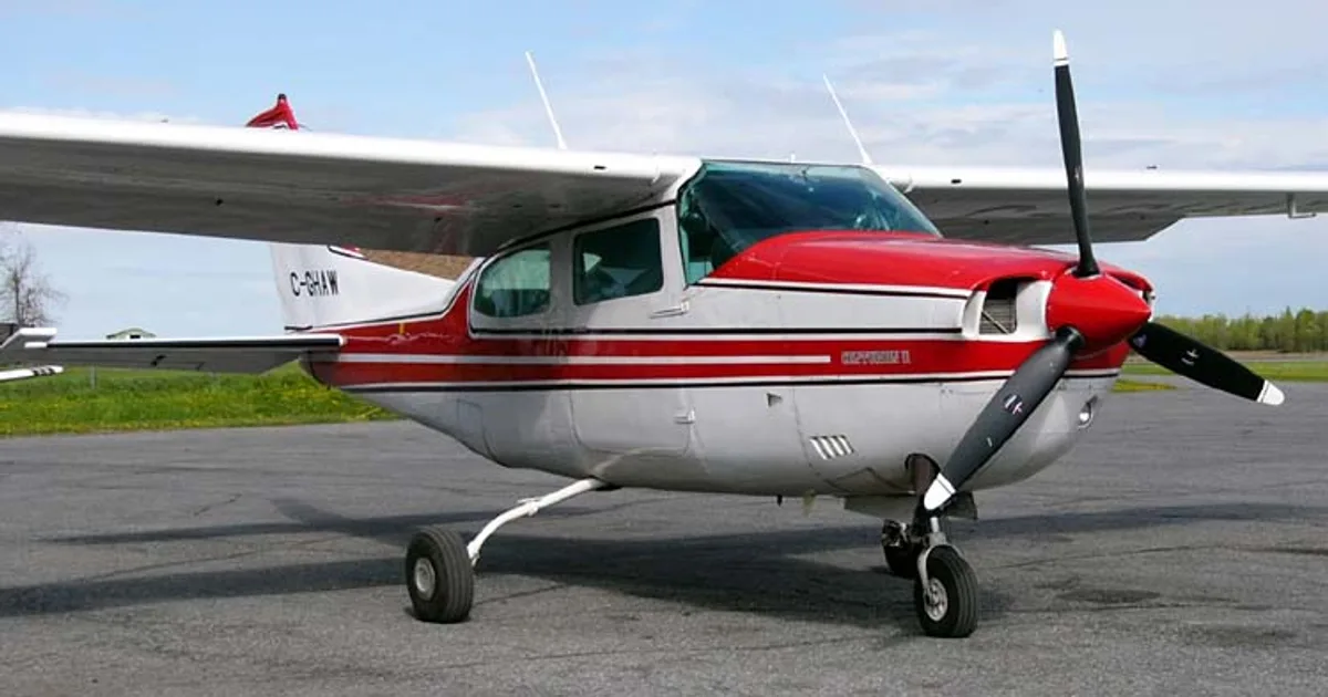 Cessna Aircraft Company T210L