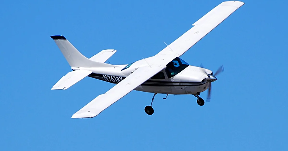 Cessna Aircraft Company T210M